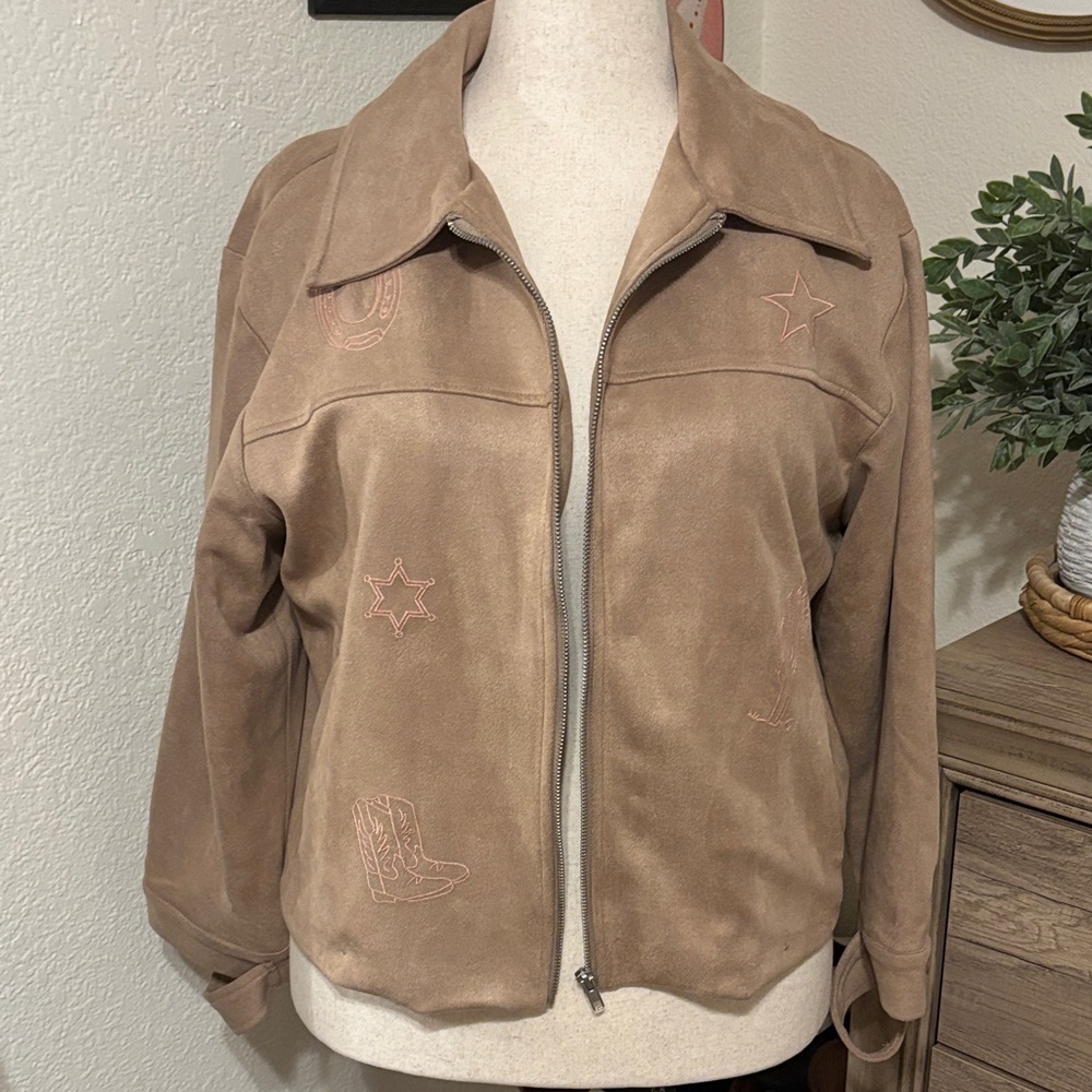 Le Lis Boutique Suede Jacket with Western Stitch Details-Tan & Pink Size Medium - Picture 1 of 11